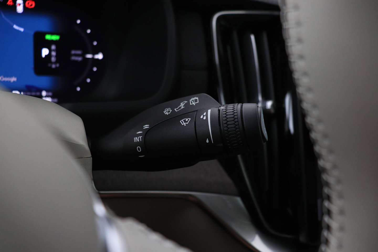 Volvo XC90 T8 Ultra Dark | Bowers&Wilkins | Stoelventilatie | Trekhaak | Panoramadak | 360° Camera | Massage | Head-Up | ACC