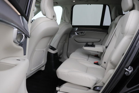 Volvo XC90 T8 Ultra Dark | Bowers&Wilkins | Stoelventilatie | Trekhaak | Panoramadak | 360° Camera | Massage | Head-Up | ACC