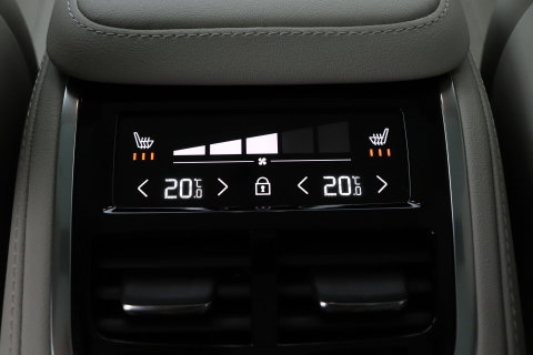 Volvo XC90 T8 Ultra Dark | Bowers&Wilkins | Stoelventilatie | Trekhaak | Panoramadak | 360° Camera | Massage | Head-Up | ACC