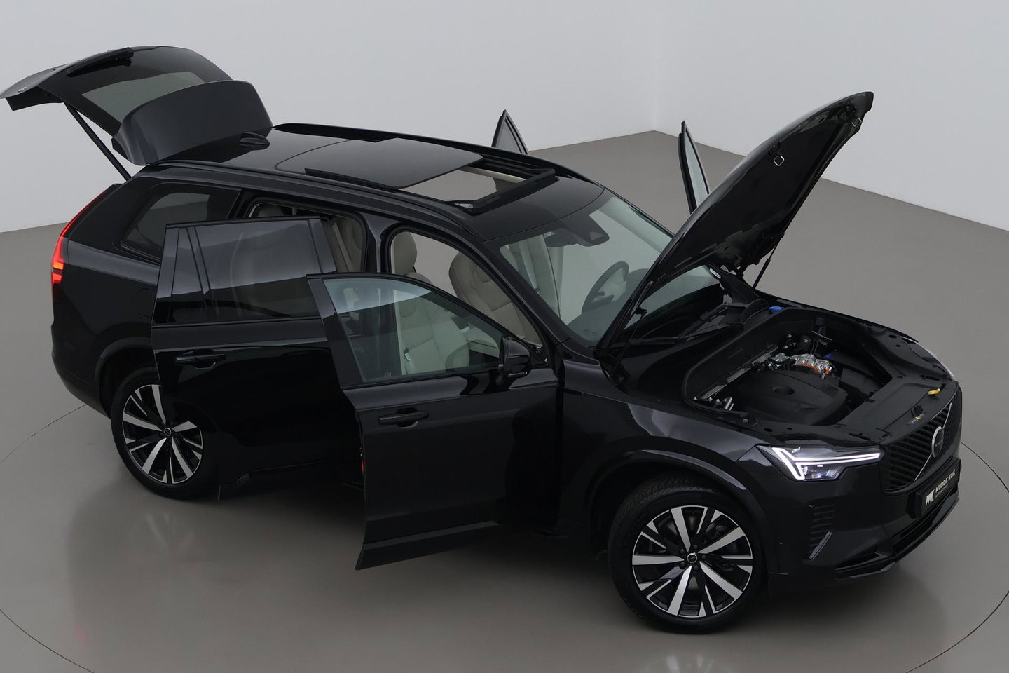 Volvo XC90 T8 Ultra Dark | Bowers&Wilkins | Stoelventilatie | Trekhaak | Panoramadak | 360° Camera | Massage | Head-Up | ACC