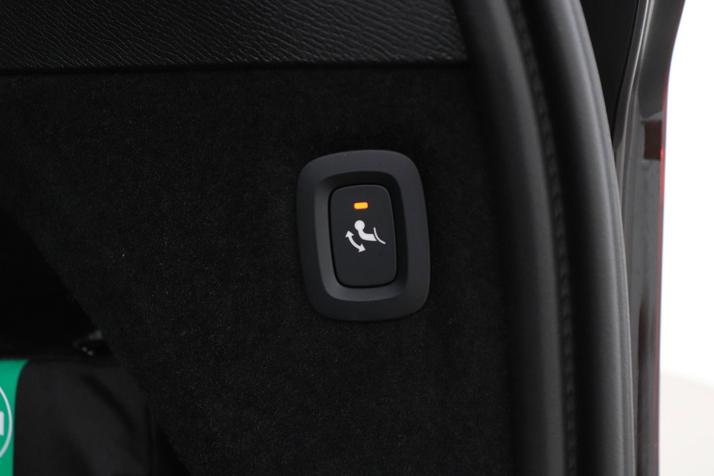 Volvo XC90 T8 Ultra Dark | Bowers&Wilkins | Stoelventilatie | Trekhaak | Panoramadak | 360° Camera | Massage | Head-Up | ACC