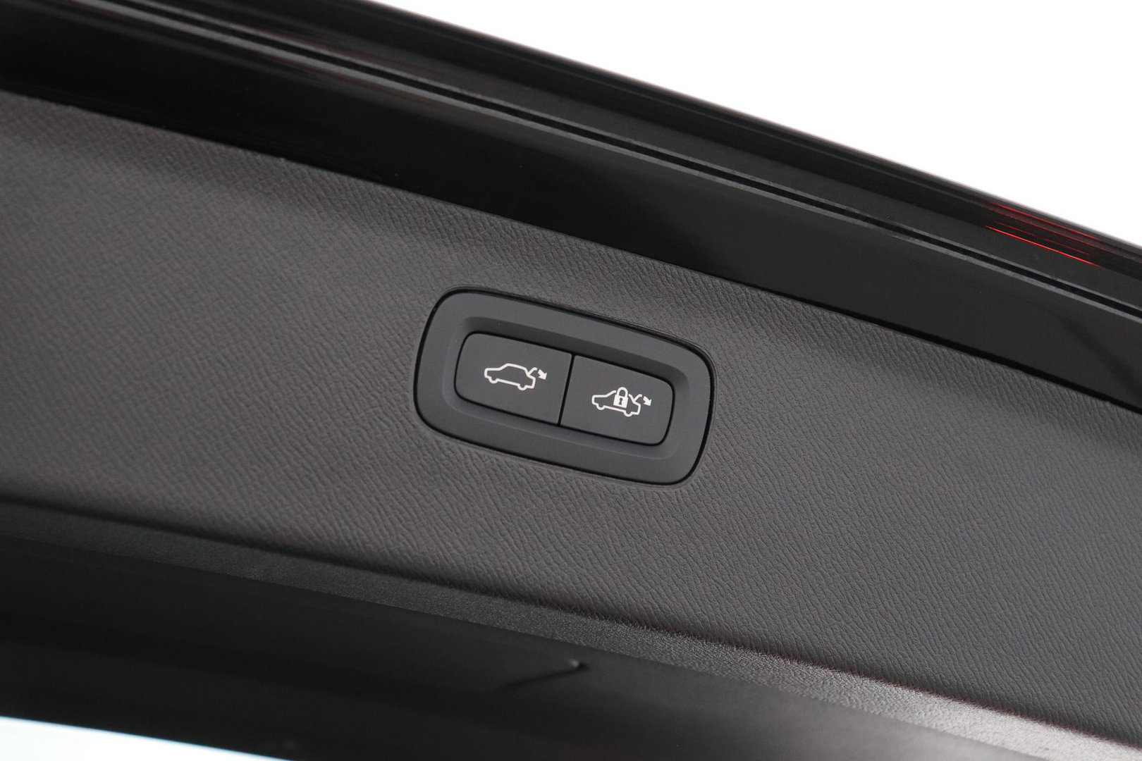 Volvo XC90 T8 Ultra Dark | Bowers&Wilkins | Stoelventilatie | Trekhaak | Panoramadak | 360° Camera | Massage | Head-Up | ACC