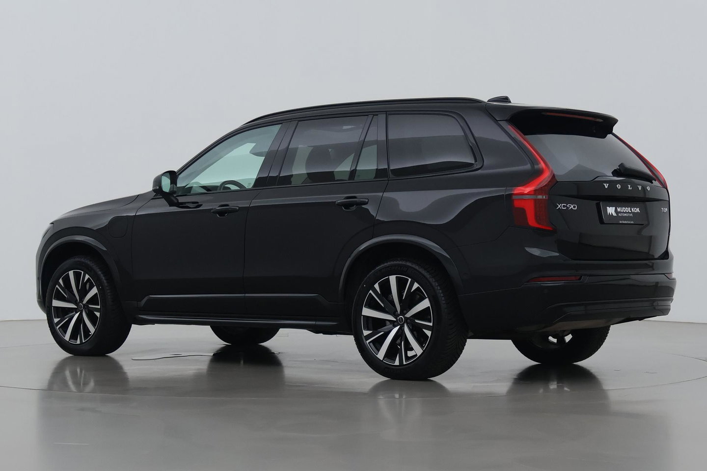 Volvo XC90 T8 Ultra Dark | Bowers&Wilkins | Stoelventilatie | Trekhaak | Panoramadak | 360° Camera | Massage | Head-Up | ACC