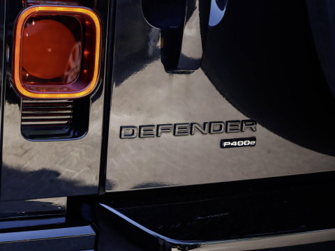Land Rover Defender 110 P400e SE | 24.900 km | BTW auto | SOH 95,1%
