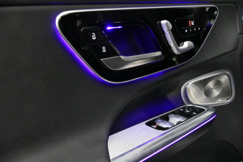 Mercedes-Benz GLC 300e 4MATIC AMG Line / GLC63s AMG diffuser / Panamericana Grille / Achterasbesturing / Panoramadak / Luchtvering / Elektr. verstelbare stoelen (memory) / Burmester 3D Surround Sound / Digital Light (laser) / HUD / Rondomzichtcamera / Apple Carplay - Andro
