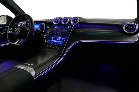 Mercedes-Benz GLC 300e 4MATIC AMG Line / GLC63s AMG diffuser / Panamericana Grille / Achterasbesturing / Panoramadak / Luchtvering / Elektr. verstelbare stoelen (memory) / Burmester 3D Surround Sound / Digital Light (laser) / HUD / Rondomzichtcamera / Apple Carplay - Andro