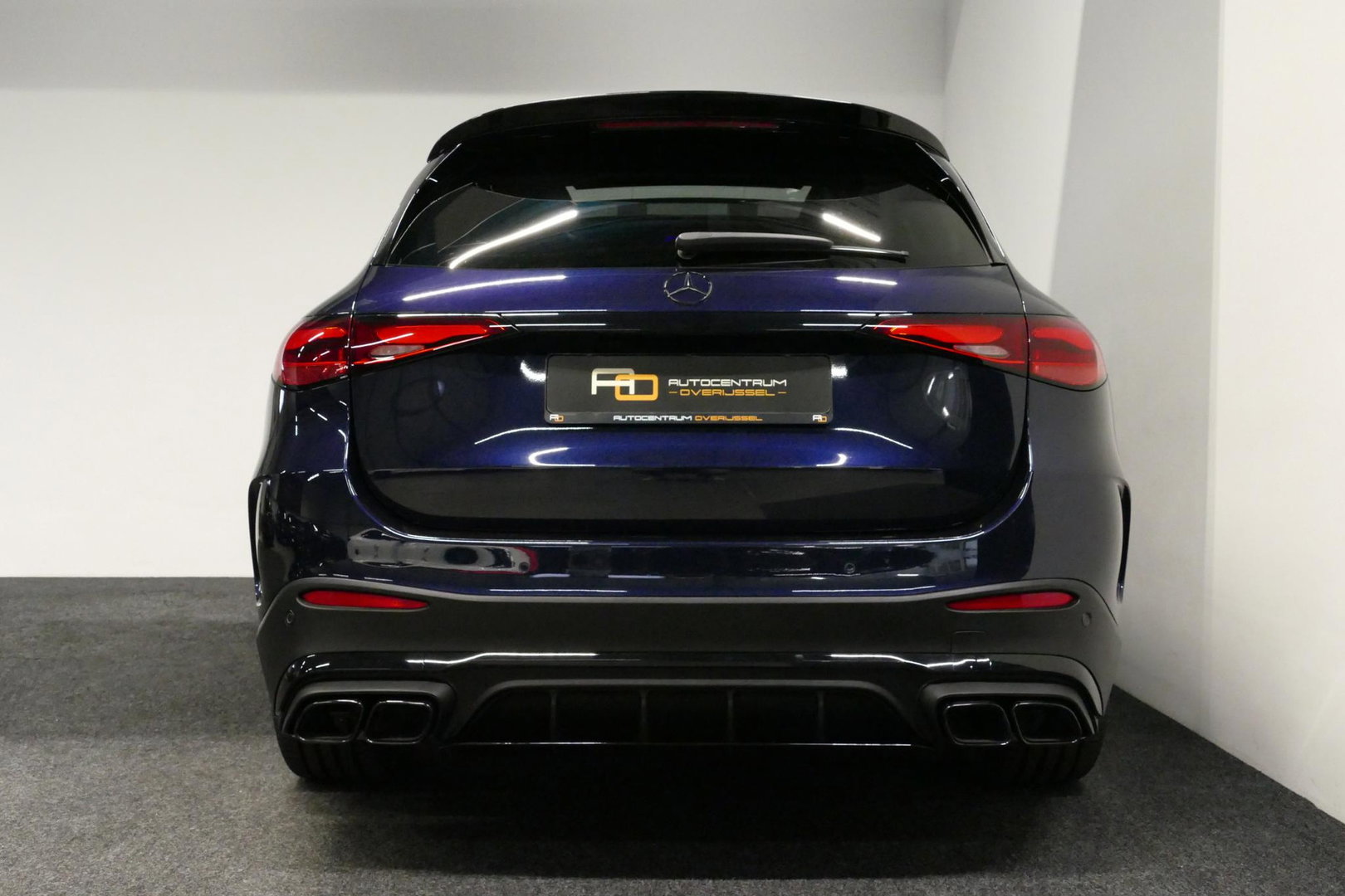 Mercedes-Benz GLC 300e 4MATIC AMG Line / GLC63s AMG diffuser / Panamericana Grille / Achterasbesturing / Panoramadak / Luchtvering / Elektr. verstelbare stoelen (memory) / Burmester 3D Surround Sound / Digital Light (laser) / HUD / Rondomzichtcamera / Apple Carplay - Andro