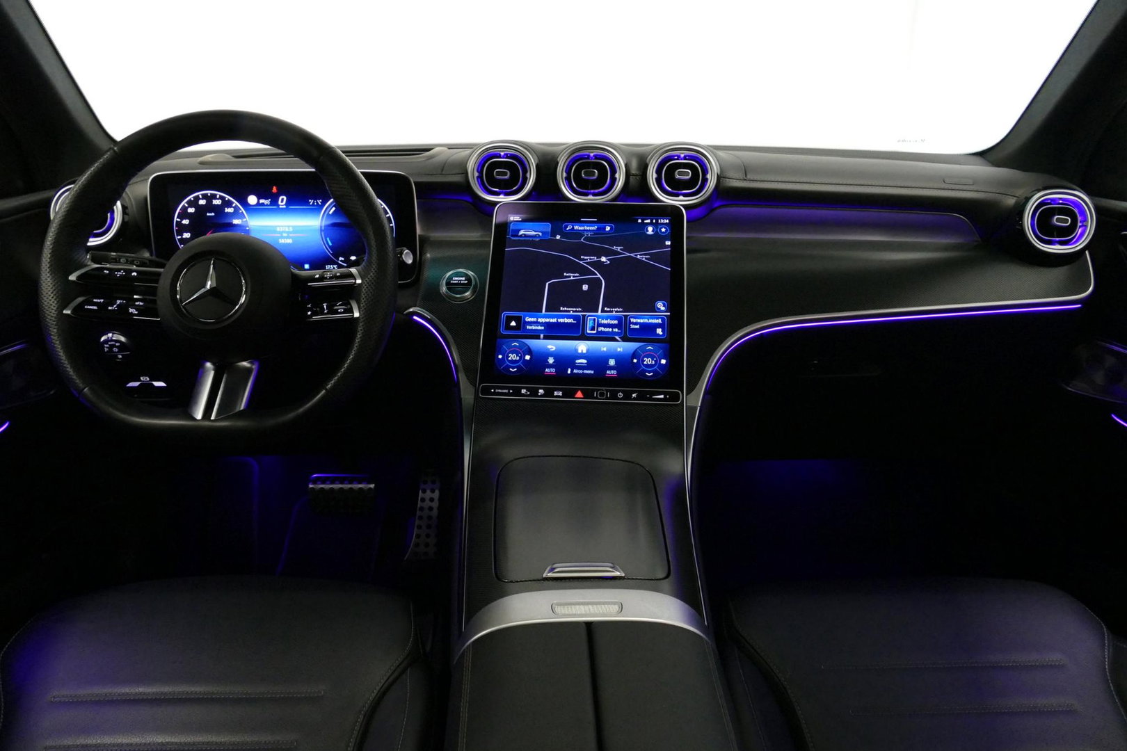 Mercedes-Benz GLC 300e 4MATIC AMG Line / GLC63s AMG diffuser / Panamericana Grille / Achterasbesturing / Panoramadak / Luchtvering / Elektr. verstelbare stoelen (memory) / Burmester 3D Surround Sound / Digital Light (laser) / HUD / Rondomzichtcamera / Apple Carplay - Andro