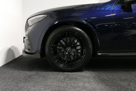 Mercedes-Benz GLC 300e 4MATIC AMG Line / GLC63s AMG diffuser / Panamericana Grille / Achterasbesturing / Panoramadak / Luchtvering / Elektr. verstelbare stoelen (memory) / Burmester 3D Surround Sound / Digital Light (laser) / HUD / Rondomzichtcamera / Apple Carplay - Andro
