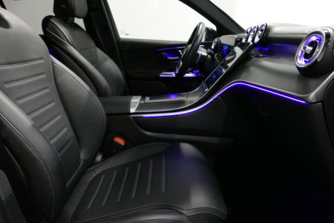 Mercedes-Benz GLC 300e 4MATIC AMG Line / GLC63s AMG diffuser / Panamericana Grille / Achterasbesturing / Panoramadak / Luchtvering / Elektr. verstelbare stoelen (memory) / Burmester 3D Surround Sound / Digital Light (laser) / HUD / Rondomzichtcamera / Apple Carplay - Andro
