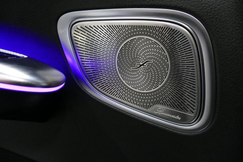 Mercedes-Benz GLC 300e 4MATIC AMG Line / GLC63s AMG diffuser / Panamericana Grille / Achterasbesturing / Panoramadak / Luchtvering / Elektr. verstelbare stoelen (memory) / Burmester 3D Surround Sound / Digital Light (laser) / HUD / Rondomzichtcamera / Apple Carplay - Andro
