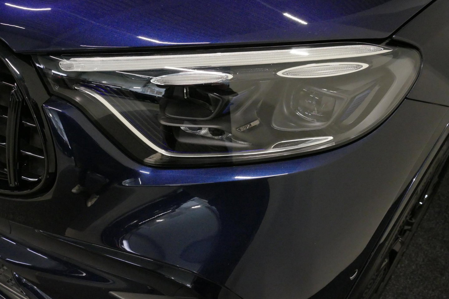 Mercedes-Benz GLC 300e 4MATIC AMG Line / GLC63s AMG diffuser / Panamericana Grille / Achterasbesturing / Panoramadak / Luchtvering / Elektr. verstelbare stoelen (memory) / Burmester 3D Surround Sound / Digital Light (laser) / HUD / Rondomzichtcamera / Apple Carplay - Andro
