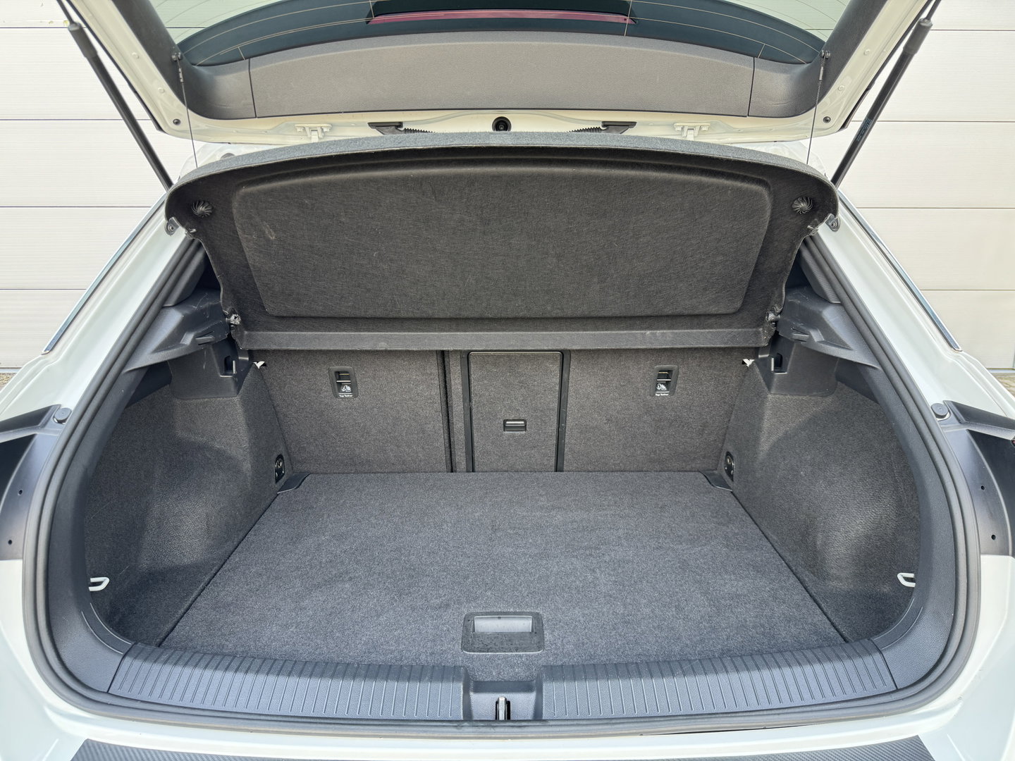 Volkswagen T-Roc 2.0 TSI 4Motion Sport | 191 PK! | Panoramadak | Adaptive Cruise Control | Rijmodus Regeling | Lane Assist | Dodehoeksensor | Navigatie | Stoelverwarming | LED |