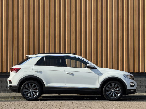 Volkswagen T-Roc 2.0 TSI 4Motion Sport | 191 PK! | Panoramadak | Adaptive Cruise Control | Rijmodus Regeling | Lane Assist | Dodehoeksensor | Navigatie | Stoelverwarming | LED |