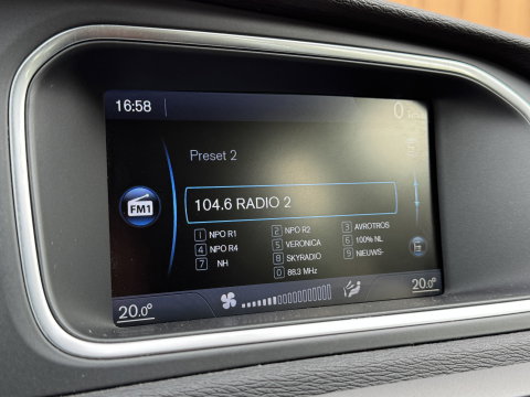Volvo V40 1.6 T3 | Origineel Nederlands | NAP | Cruise Control | Achteruitrijcamera | Bluetooth | Parkeersensoren Achter | Airconditioning | Navigatie