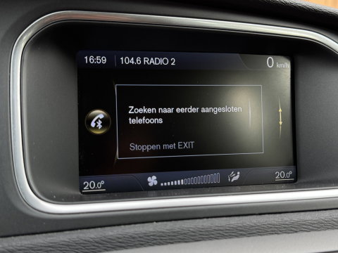 Volvo V40 1.6 T3 | Origineel Nederlands | NAP | Cruise Control | Achteruitrijcamera | Bluetooth | Parkeersensoren Achter | Airconditioning | Navigatie