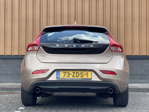 Volvo V40 1.6 T3 | Origineel Nederlands | NAP | Cruise Control | Achteruitrijcamera | Bluetooth | Parkeersensoren Achter | Airconditioning | Navigatie