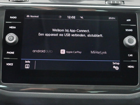 Volkswagen Tiguan 2.0 TSI 4Motion Highline Business R | Adaptive cruise | Carplay | Stuur/stoel verwarming | 3 zone klimaat | Climate control | Bluetooth | Navigatie  | Elektrische achterklep