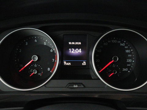 Volkswagen Tiguan 2.0 TSI 4Motion Highline Business R | Adaptive cruise | Carplay | Stuur/stoel verwarming | 3 zone klimaat | Climate control | Bluetooth | Navigatie  | Elektrische achterklep