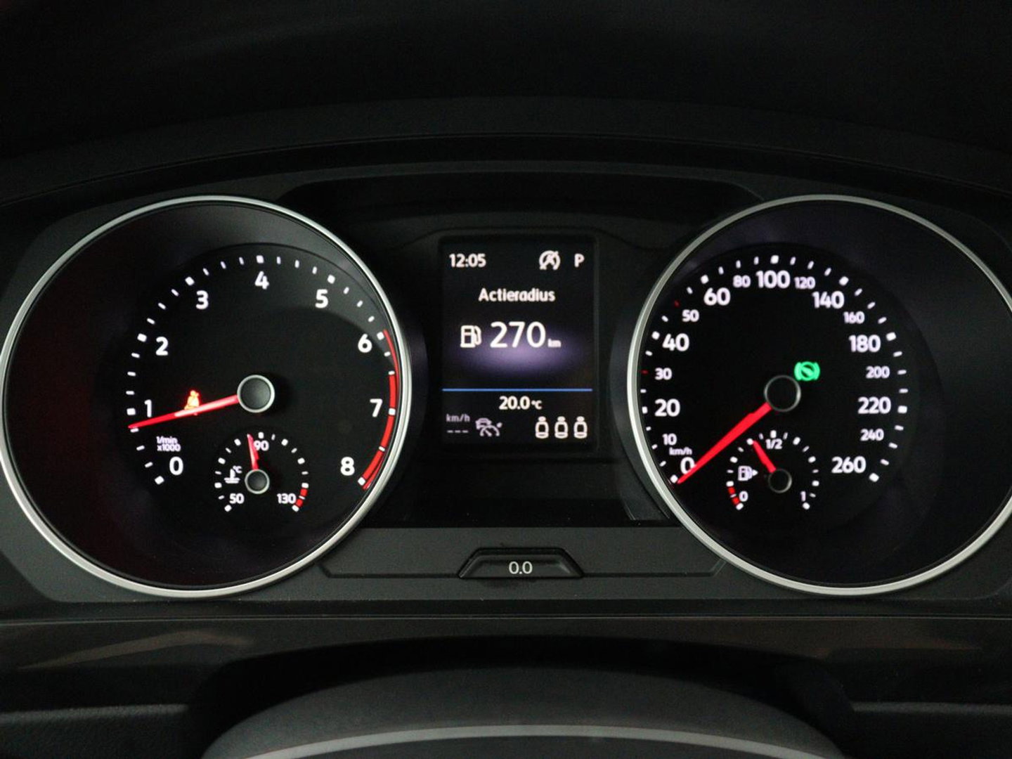 Volkswagen Tiguan 2.0 TSI 4Motion Highline Business R | Adaptive cruise | Carplay | Stuur/stoel verwarming | 3 zone klimaat | Climate control | Bluetooth | Navigatie  | Elektrische achterklep