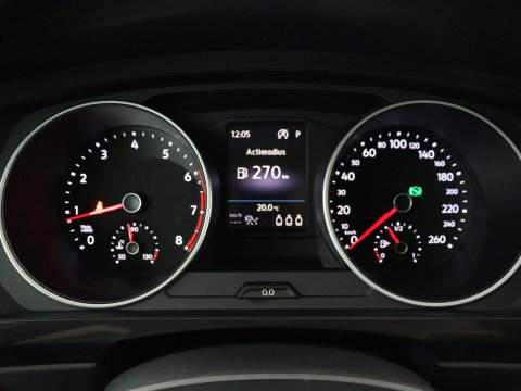 Volkswagen Tiguan 2.0 TSI 4Motion Highline Business R | Adaptive cruise | Carplay | Stuur/stoel verwarming | 3 zone klimaat | Climate control | Bluetooth | Navigatie  | Elektrische achterklep