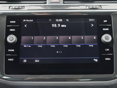 Volkswagen Tiguan 2.0 TSI 4Motion Highline Business R | Adaptive cruise | Carplay | Stuur/stoel verwarming | 3 zone klimaat | Climate control | Bluetooth | Navigatie  | Elektrische achterklep