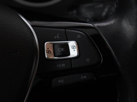 Volkswagen Tiguan 2.0 TSI 4Motion Highline Business R | Adaptive cruise | Carplay | Stuur/stoel verwarming | 3 zone klimaat | Climate control | Bluetooth | Navigatie  | Elektrische achterklep