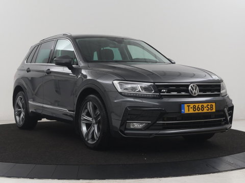 Volkswagen Tiguan 2.0 TSI 4Motion Highline Business R | Adaptive cruise | Carplay | Stuur/stoel verwarming | 3 zone klimaat | Climate control | Bluetooth | Navigatie  | Elektrische achterklep