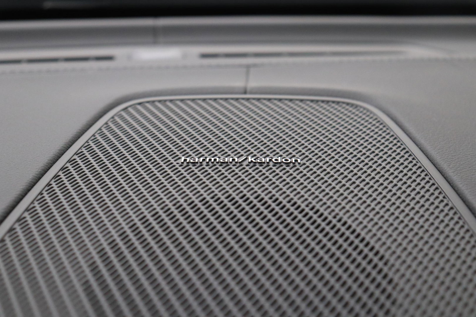 Volvo XC60 T8 Ultra Black Edition | Harman/Kardon | Panoramadak | BLIS | 360° Camera | Head-Up | Pilot Assist | Stoel+Stuurverwarming