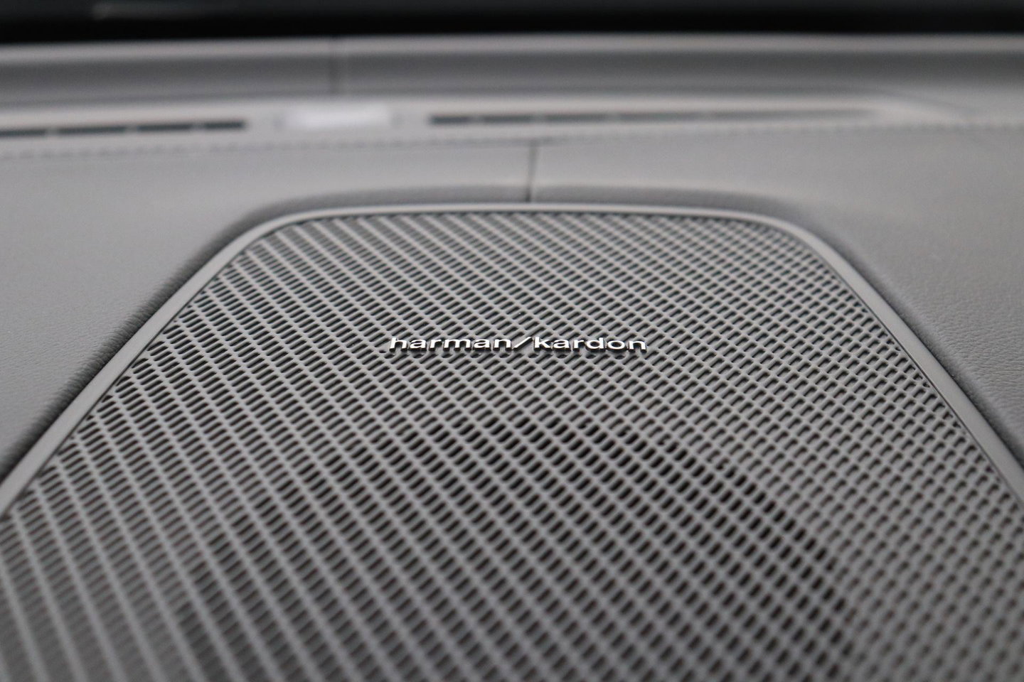 Volvo XC60 T8 Ultra Black Edition | Harman/Kardon | Panoramadak | BLIS | 360° Camera | Head-Up | Pilot Assist | Stoel+Stuurverwarming