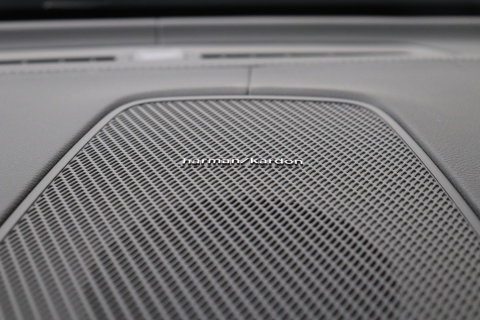 Volvo XC60 T8 Ultra Black Edition | Harman/Kardon | Panoramadak | BLIS | 360° Camera | Head-Up | Pilot Assist | Stoel+Stuurverwarming