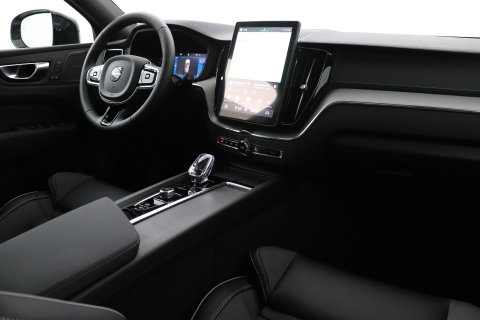 Volvo XC60 T8 Ultra Black Edition | Harman/Kardon | Panoramadak | BLIS | 360° Camera | Head-Up | Pilot Assist | Stoel+Stuurverwarming
