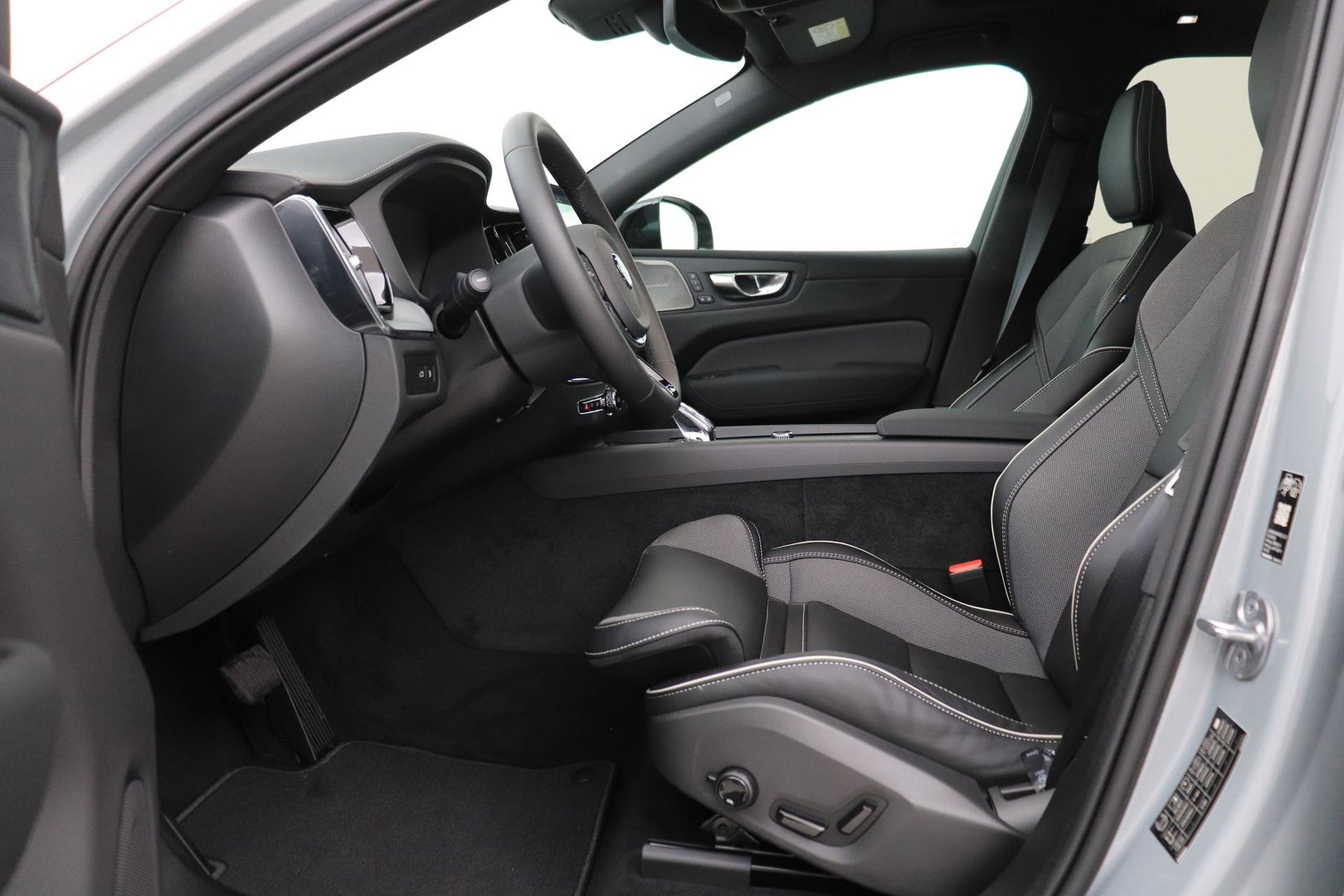 Volvo XC60 T8 Ultra Black Edition | Harman/Kardon | Panoramadak | BLIS | 360° Camera | Head-Up | Pilot Assist | Stoel+Stuurverwarming