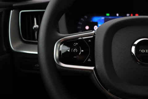 Volvo XC60 T8 Ultra Black Edition | Harman/Kardon | Panoramadak | BLIS | 360° Camera | Head-Up | Pilot Assist | Stoel+Stuurverwarming
