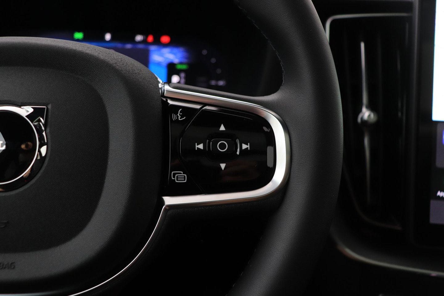 Volvo XC60 T8 Ultra Black Edition | Harman/Kardon | Panoramadak | BLIS | 360° Camera | Head-Up | Pilot Assist | Stoel+Stuurverwarming