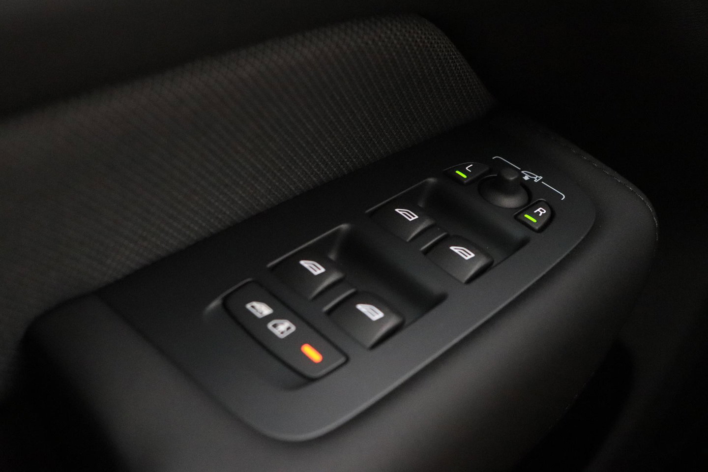 Volvo XC60 T8 Ultra Black Edition | Harman/Kardon | Panoramadak | BLIS | 360° Camera | Head-Up | Pilot Assist | Stoel+Stuurverwarming