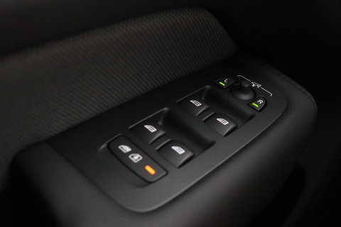 Volvo XC60 T8 Ultra Black Edition | Harman/Kardon | Panoramadak | BLIS | 360° Camera | Head-Up | Pilot Assist | Stoel+Stuurverwarming