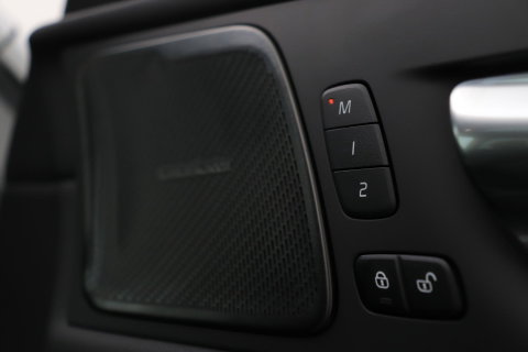 Volvo XC60 T8 Ultra Black Edition | Harman/Kardon | Panoramadak | BLIS | 360° Camera | Head-Up | Pilot Assist | Stoel+Stuurverwarming