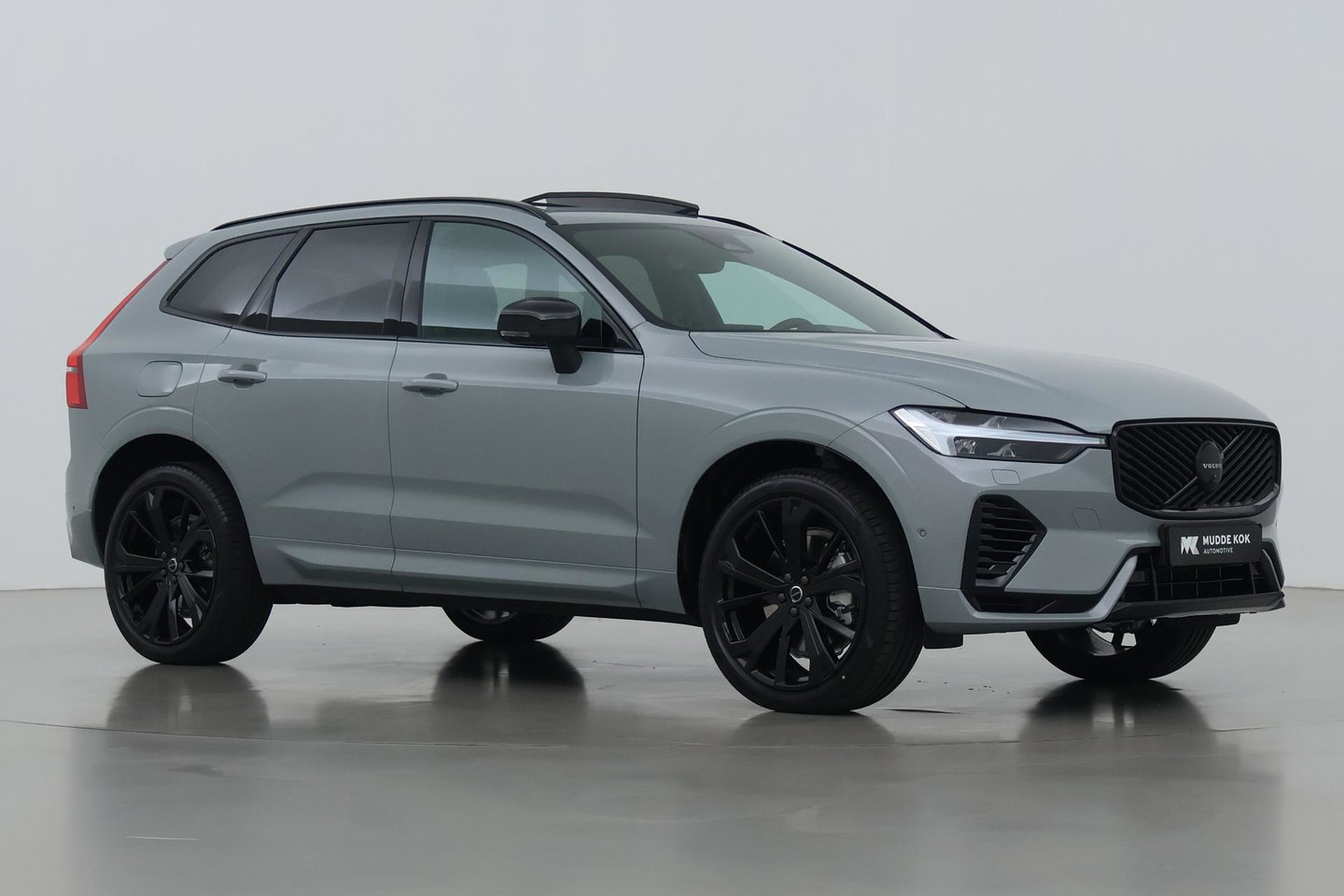 Volvo XC60 T8 Ultra Black Edition | Harman/Kardon | Panoramadak | BLIS | 360° Camera | Head-Up | Pilot Assist | Stoel+Stuurverwarming