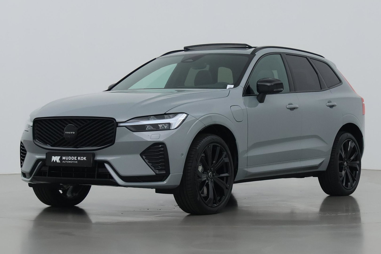 Volvo XC60 T8 Ultra Black Edition | Harman/Kardon | Panoramadak | BLIS | 360° Camera | Head-Up | Pilot Assist | Stoel+Stuurverwarming