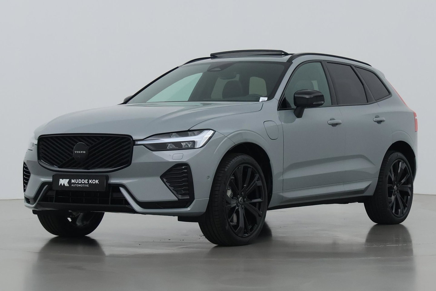 Volvo XC60 T8 Ultra Black Edition | Harman/Kardon | Panoramadak | BLIS | 360° Camera | Head-Up | Pilot Assist | Stoel+Stuurverwarming