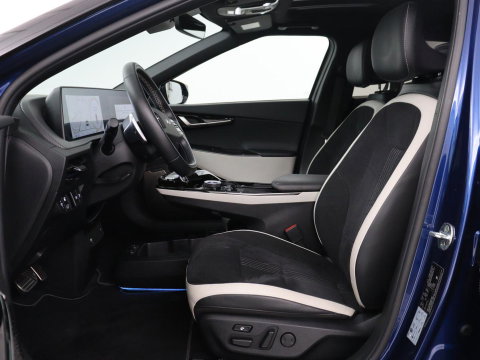 Kia EV6 GT-Line 77.4 kWh | SOH 95,1% | Panoramadak | Memory | Stuur/stoel verwarming | Stoel ventilatie| Meridian sound | Adaptive cruise | Head-up | Carplay | Sfeerverlichting | 360 camera | Park assist