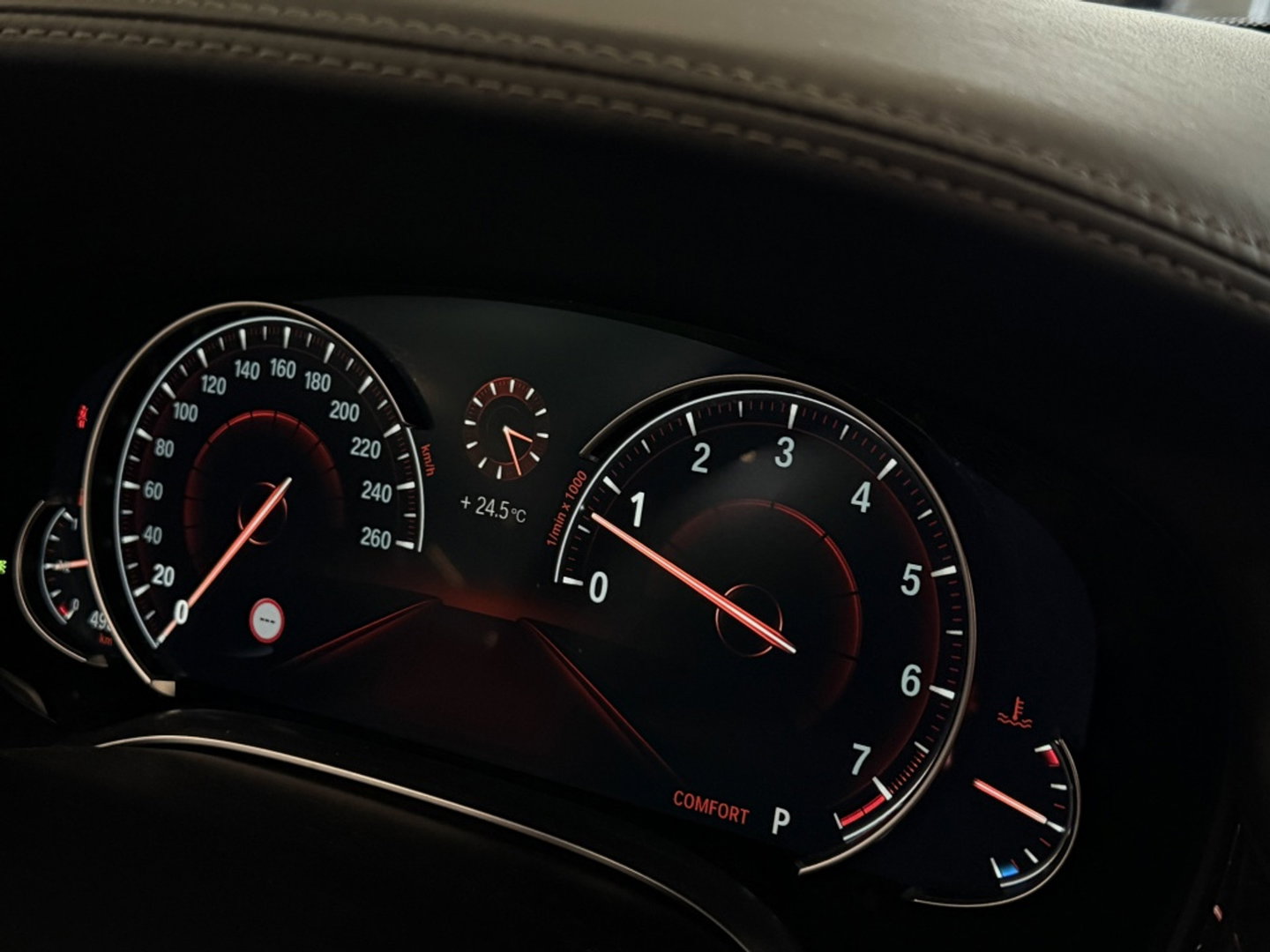 BMW 7 Serie 740i 327PK / High Ex. / 4-wiel besturing / head-up / 360° / LED