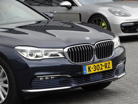 BMW 7 Serie 740i 327PK / High Ex. / 4-wiel besturing / head-up / 360° / LED