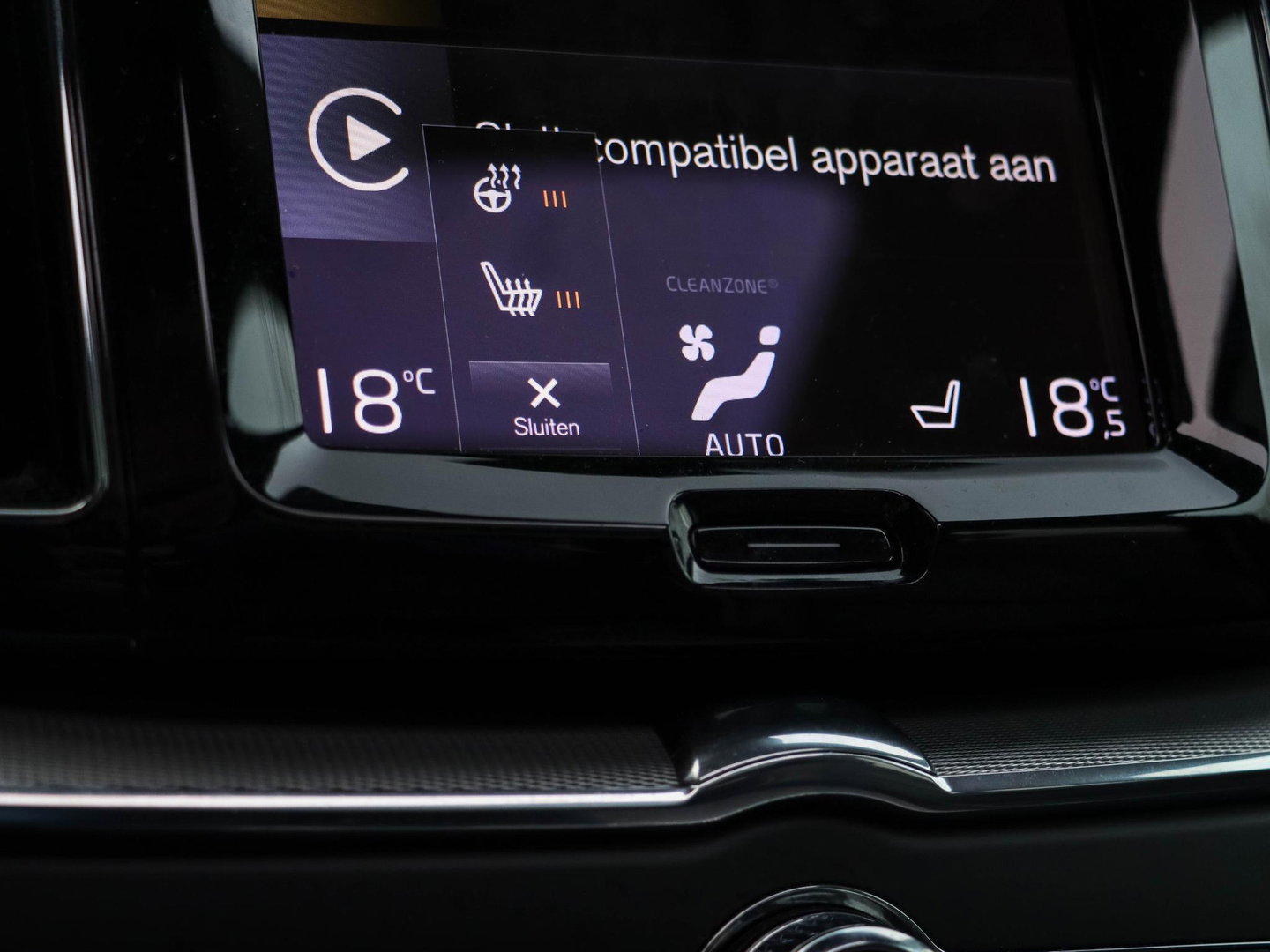 Volvo XC60 T6 Recharge AWD R-Design SOH 90,4% Leder Pano BLIS Harman Kardon