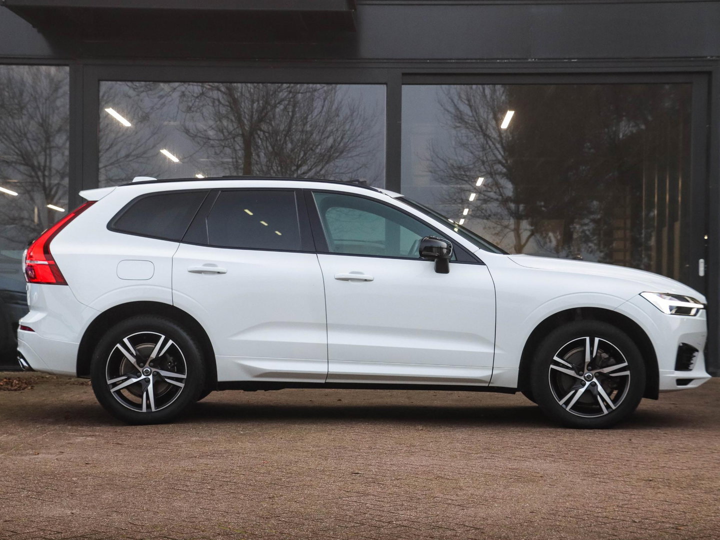 Volvo XC60 T6 Recharge AWD R-Design SOH 90,4% Leder Pano BLIS Harman Kardon
