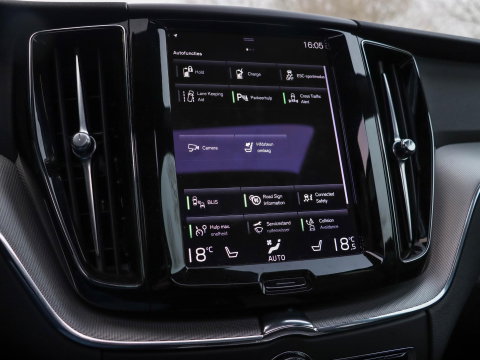 Volvo XC60 T6 Recharge AWD R-Design SOH 90,4% Leder Pano BLIS Harman Kardon