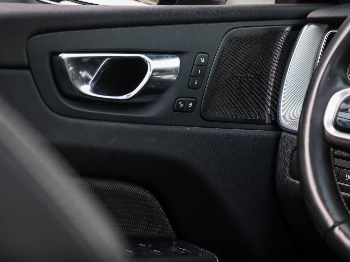 Volvo XC60 T6 Recharge AWD R-Design SOH 90,4% Leder Pano BLIS Harman Kardon
