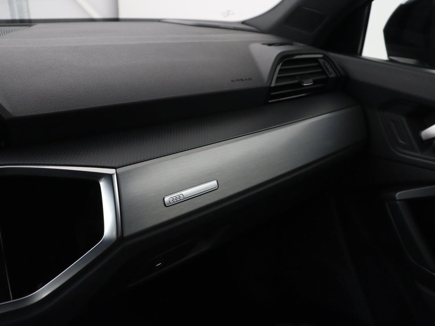 Audi Q3 45 TFSI e edition | SOH 90% | Virtual cockpit | Cruise control | Climate control | Bluetooth | DAB+ | Navigatie | SONOS audio