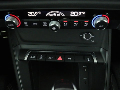 Audi Q3 45 TFSI e edition | SOH 90% | Virtual cockpit | Cruise control | Climate control | Bluetooth | DAB+ | Navigatie | SONOS audio